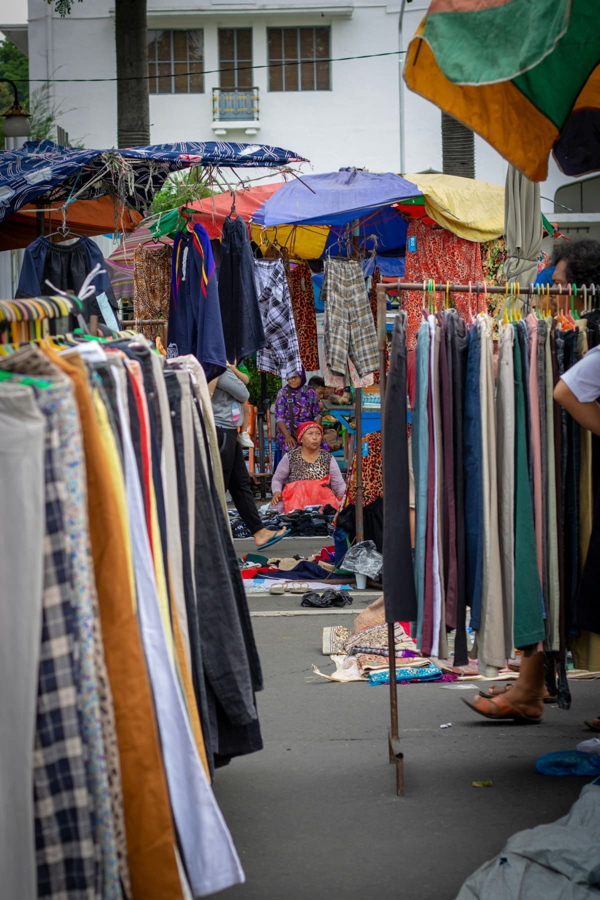 Comment vendre ses vêtements en brocante ?